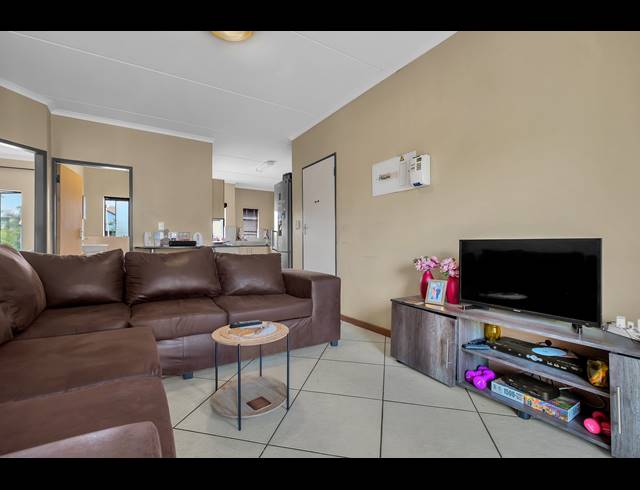 2 BEDROOM APARTMENT FOR SALE IN FERNDALE